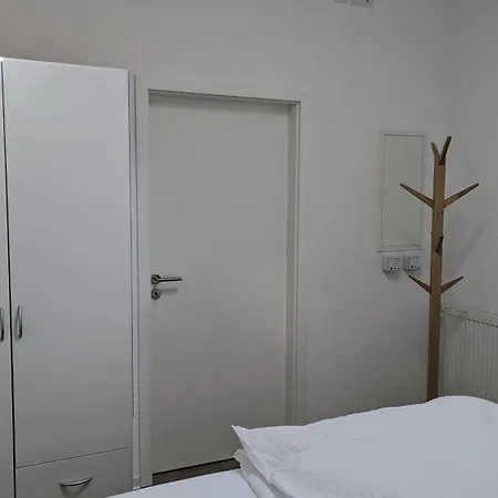 Urban - Orangerie - Am Schlosspark- Parken An Der Der Tür- Barrierefrei, 900 Meter Zum Bahnhof - Wallbox Apartamento *