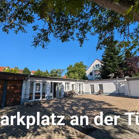Urban - Orangerie - Am Schlosspark- Parken An Der Der Tuer- Barrierefrei, 900 Meter Zum Bahnhof - Wallbox Gotha
