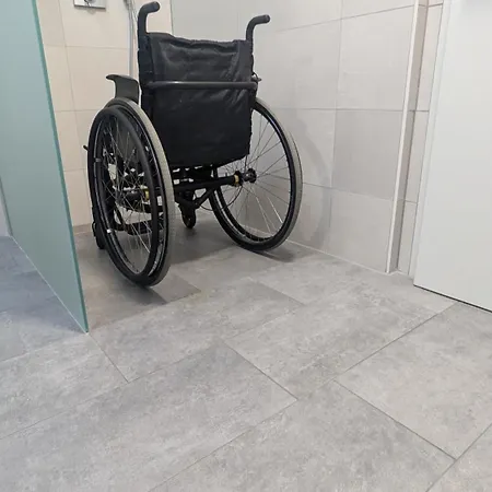 Urban - Orangerie - Am Schlosspark- Parken An Der Der Tür- Barrierefrei, 900 Meter Zum Bahnhof - Wallbox * Gotha